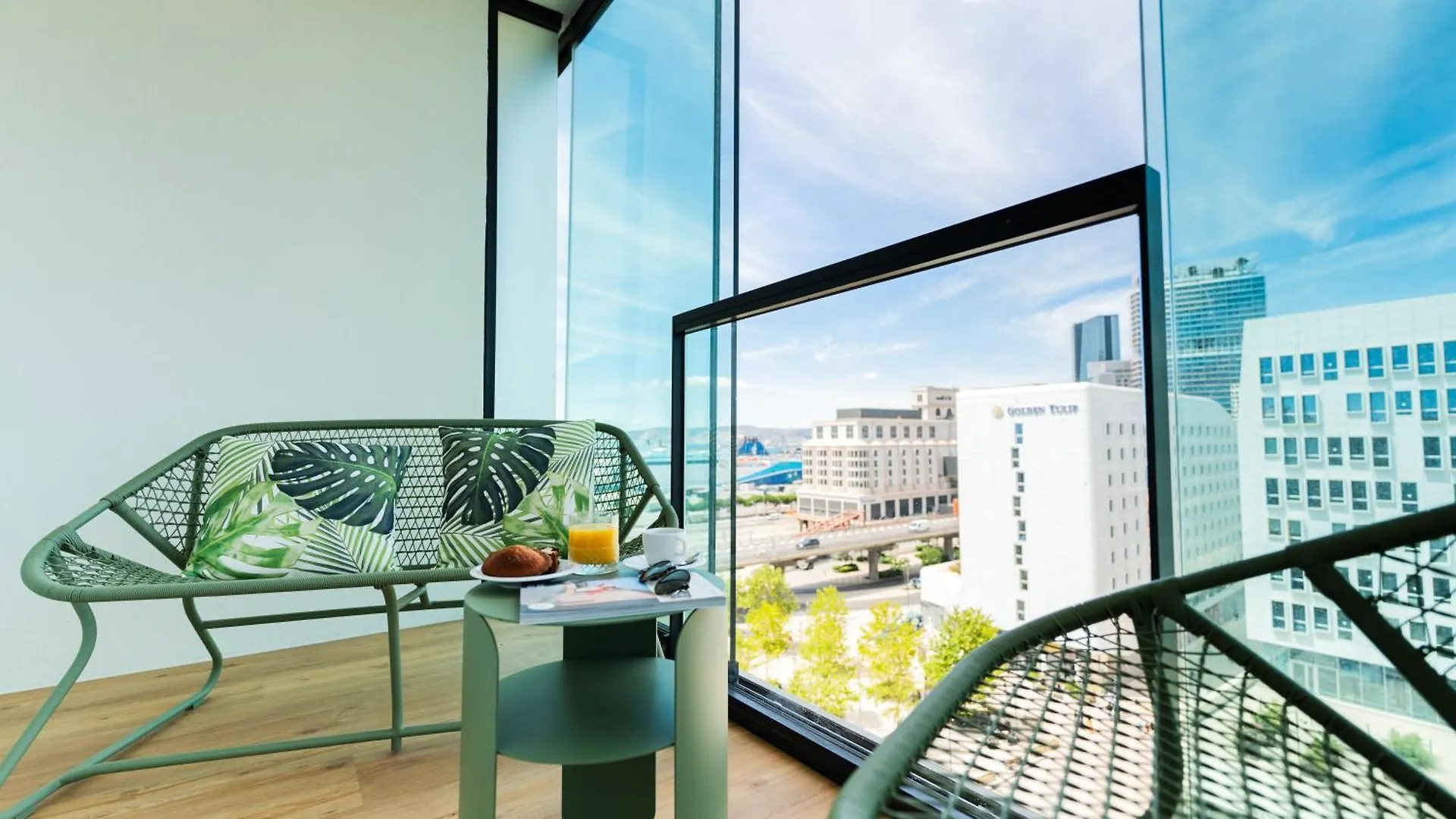 **** Hotel Novotel Suites Marseille Centre Euromed France