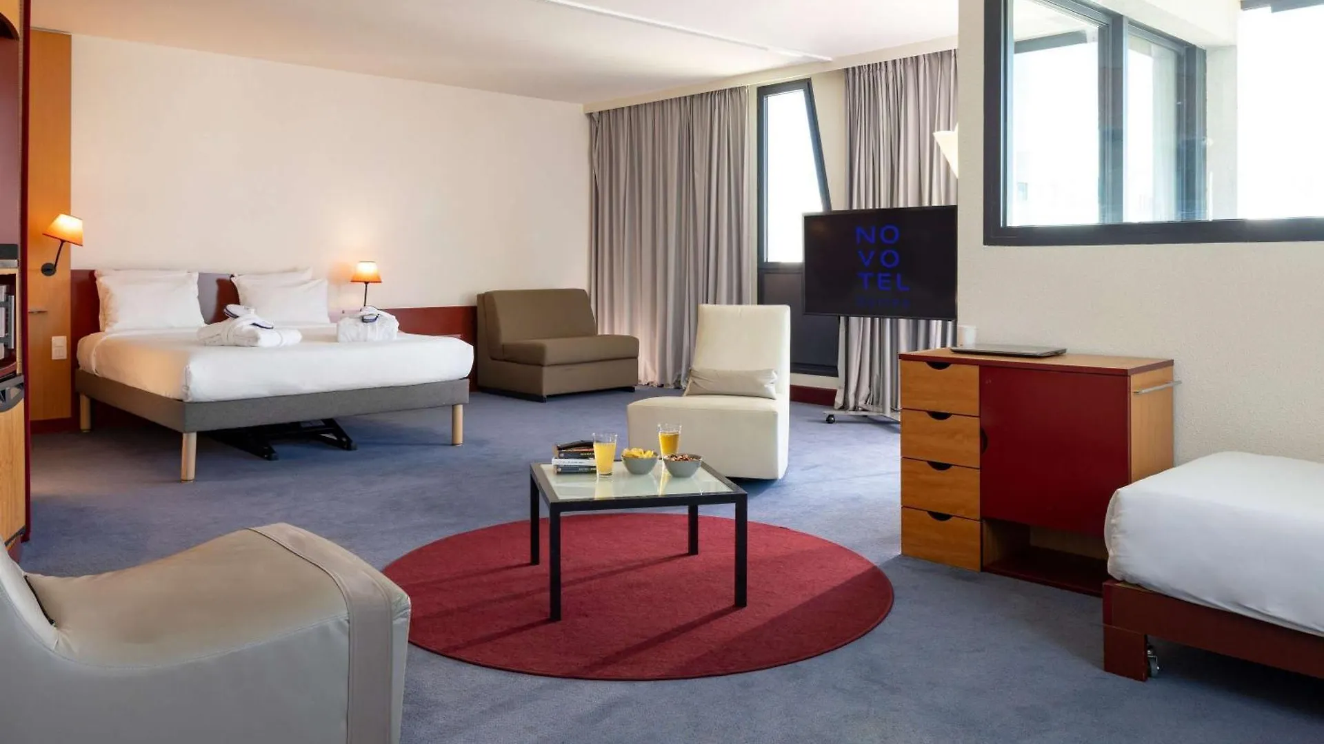 Novotel Suites Marseille Centre Euromed 4*,  Franciaország