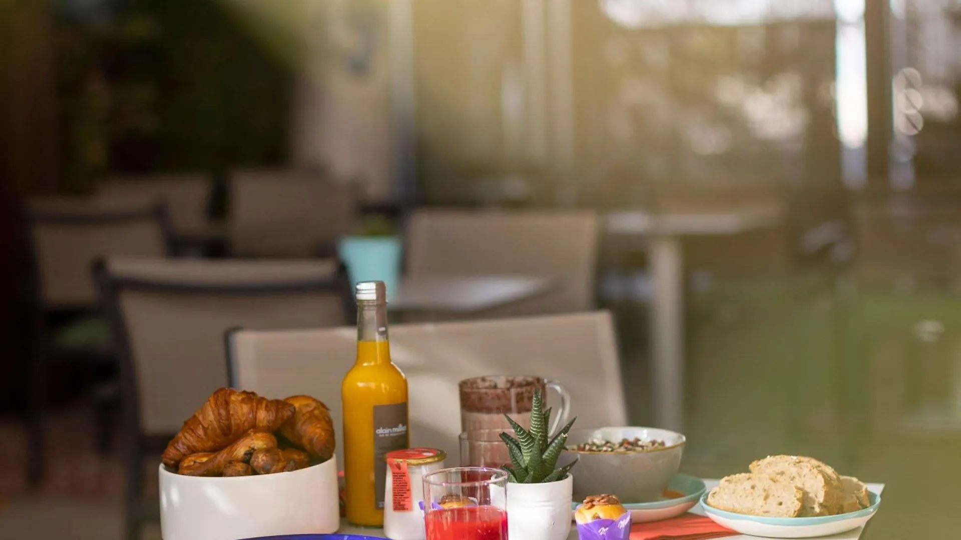 Novotel Suites Marseille Centre Euromed 4*,