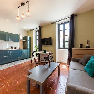 Apartment Chez Nous - 7 Sur Le Vieux Port, Marseilles