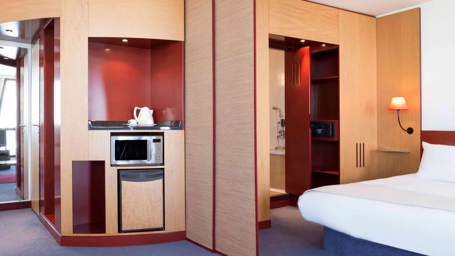 Novotel Suites Marseille Centre Euromed Hotel