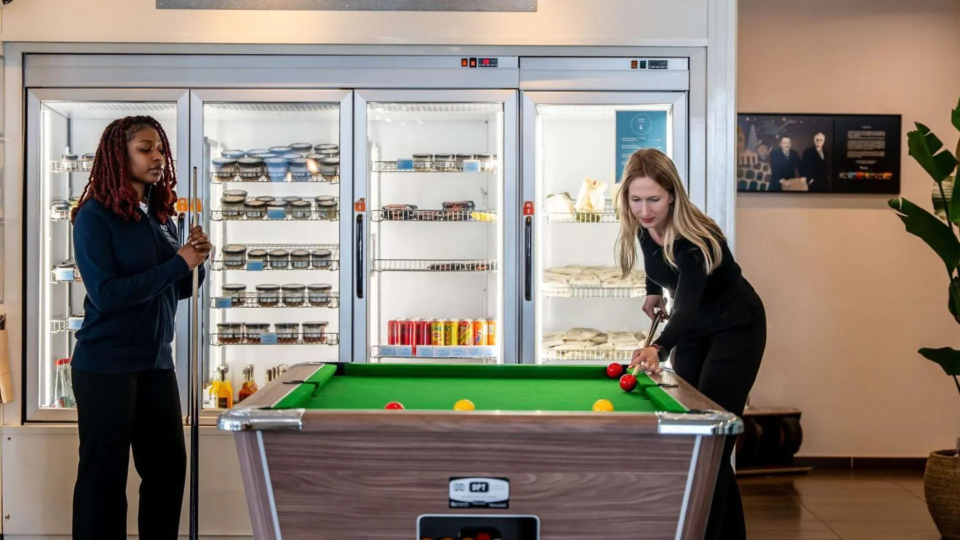 **** Hotel Novotel Suites Marseille Centre Euromed Frankreich