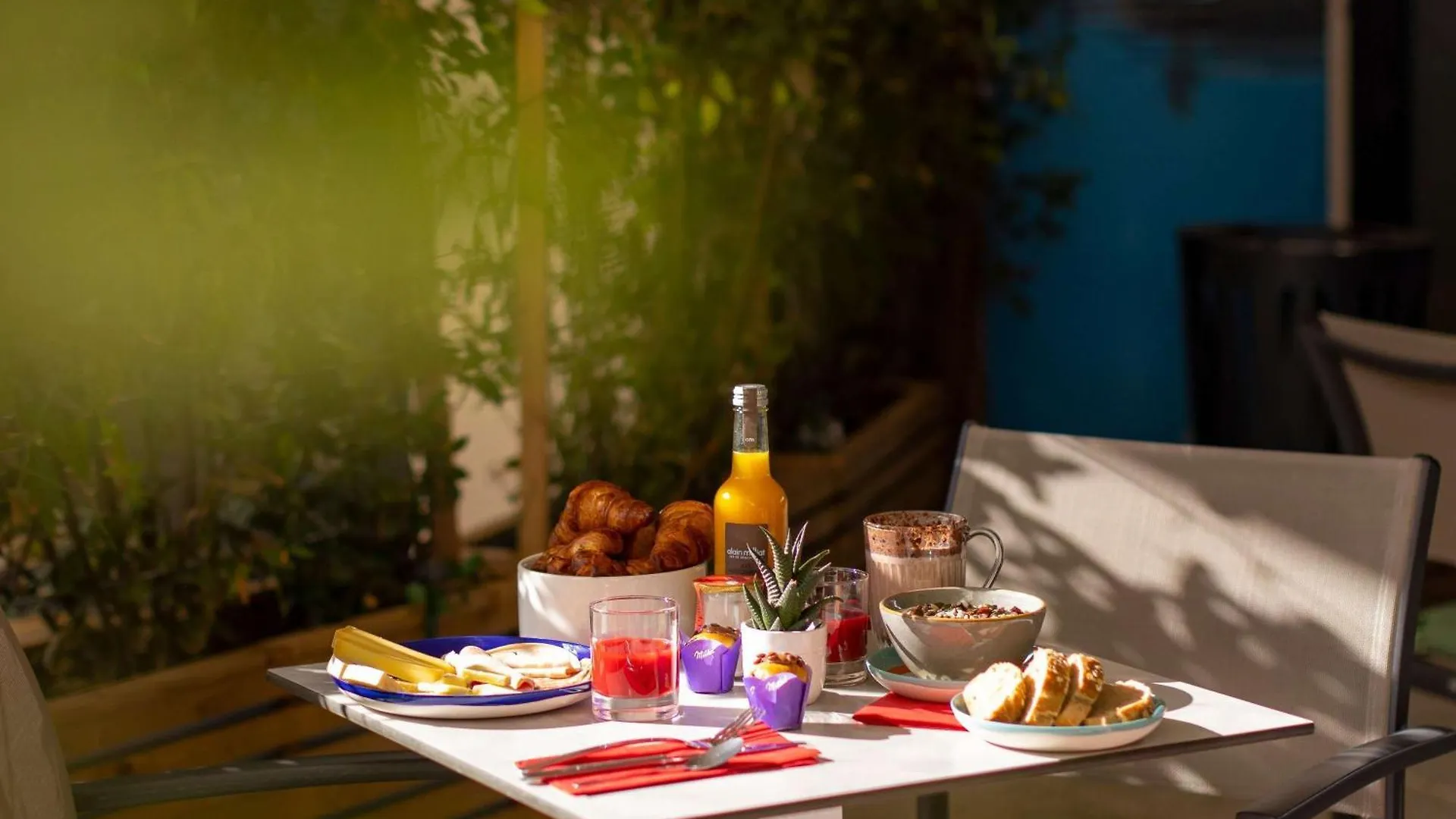 **** Hotel Novotel Suites Marseille Centre Euromed Frankreich
